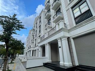 Cần bán gấp nhà phố manhattan glory trục đường thông vừa ở vừa kinh doanh 144m2 giá lỗ 19,9 tỷ