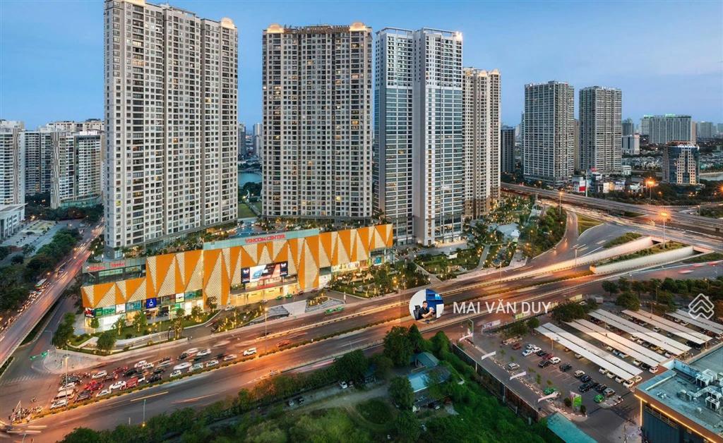 Bán ngay căn studio ban công đông nam tại d'capitale tầng đẹp giá 3,3 tỷ