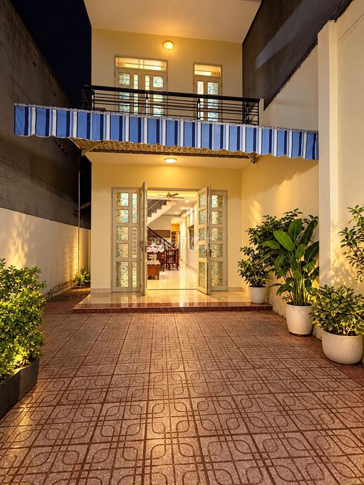 Bán nhà hẻm xe hơi Nguyễn Thị Thập