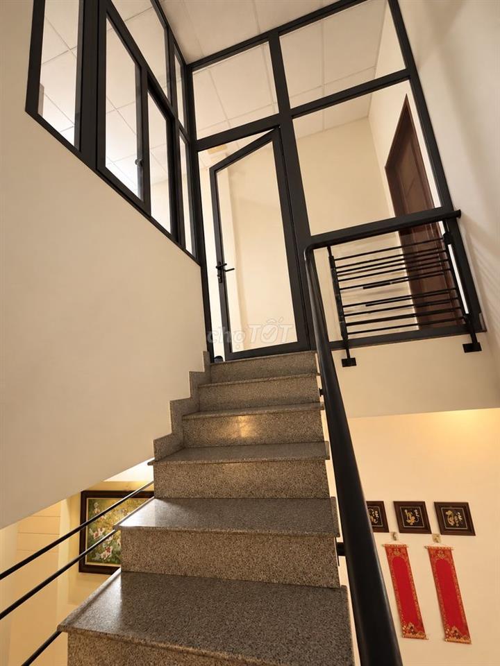 Bán nhà hẻm xe hơi Nguyễn Thị Thập