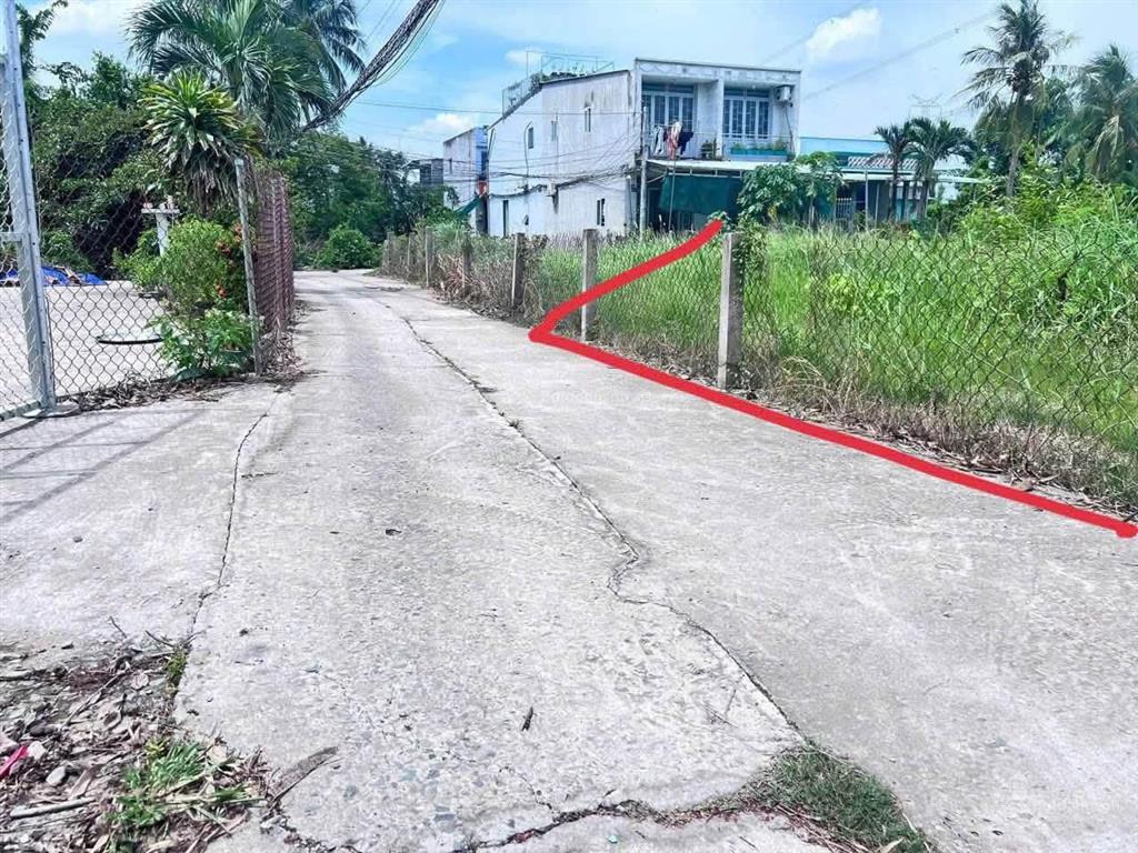 Bán đất vườn 600m2 giá 800tr xã mỹ lộc cần giuộc long an, shr đg xe hơi đất sạch không qui hoạch