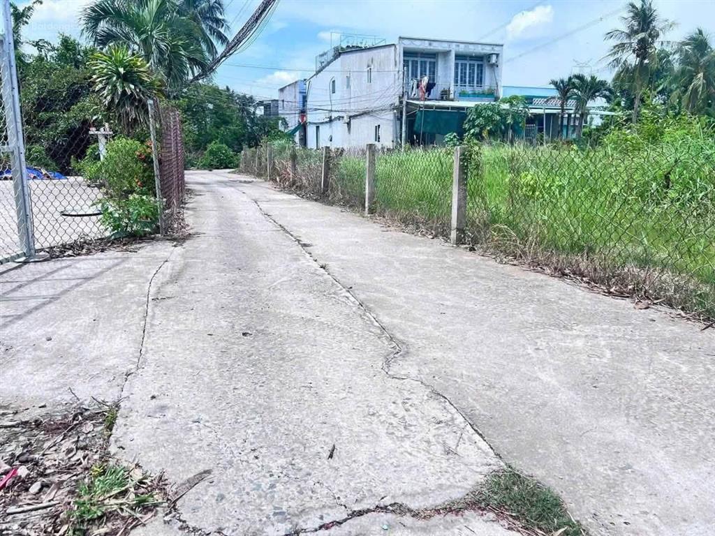 Bán đất vườn 600m2 giá 800tr xã mỹ lộc cần giuộc long an, shr đg xe hơi đất sạch không qui hoạch