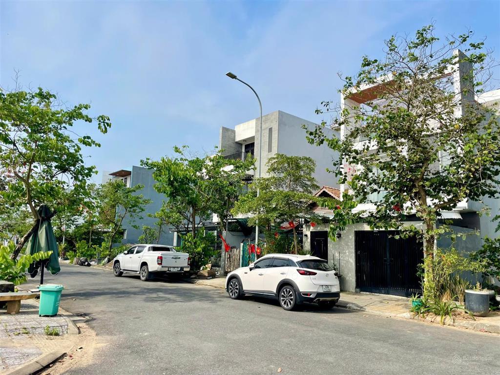 Cần bán gấp lô 102m2 giá rẻ nhất fpt đà nẵng