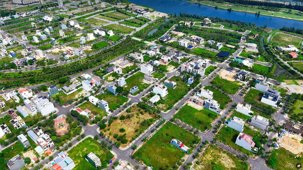 Chủ ngộp ngân hàng bán gấp lô góc biệt thự fpt đà nẵng giá rẻ