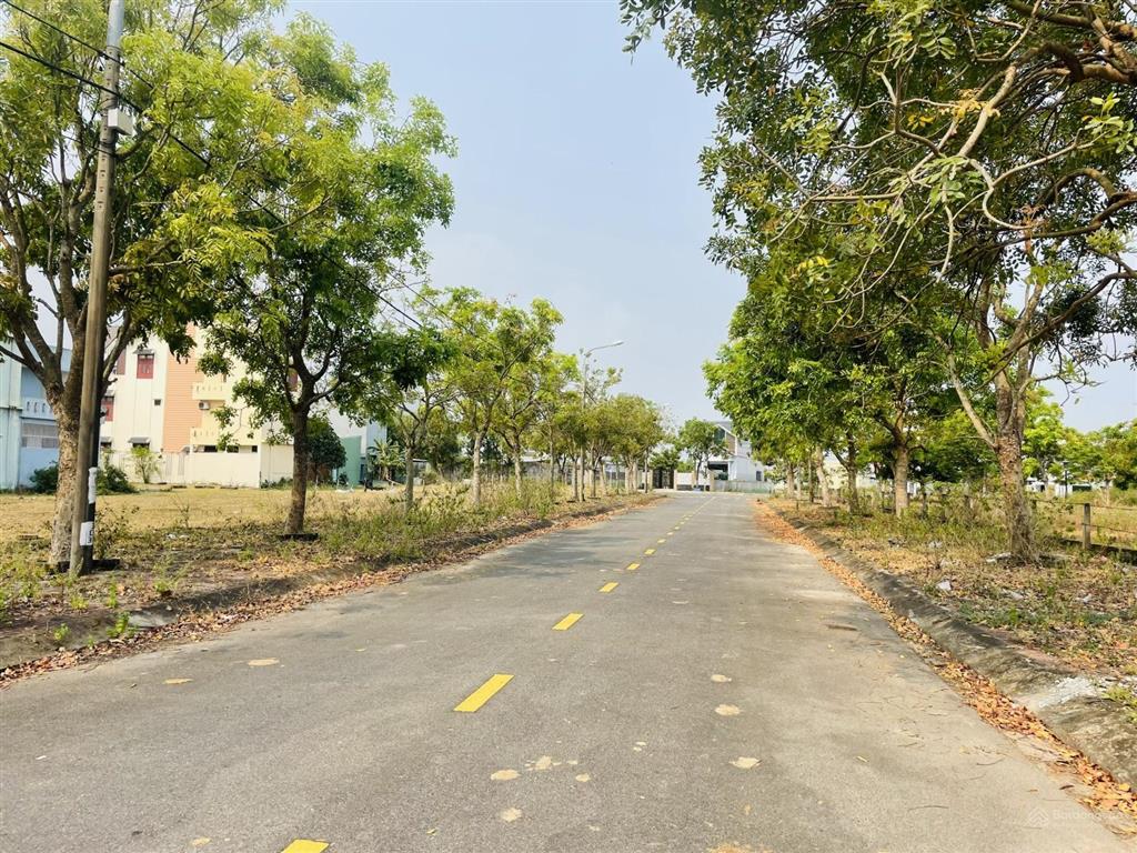Lô góc siêu rẻ 8,3 tỷ/277m2 nằm trên trục đường thông fpt đà nẵng