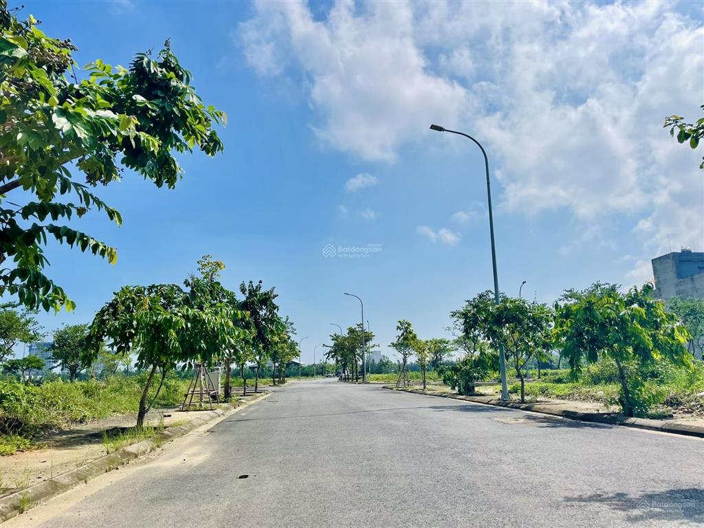 Đất 3 mặt tiền gần tòa chung cư fpt plaza giá tốt