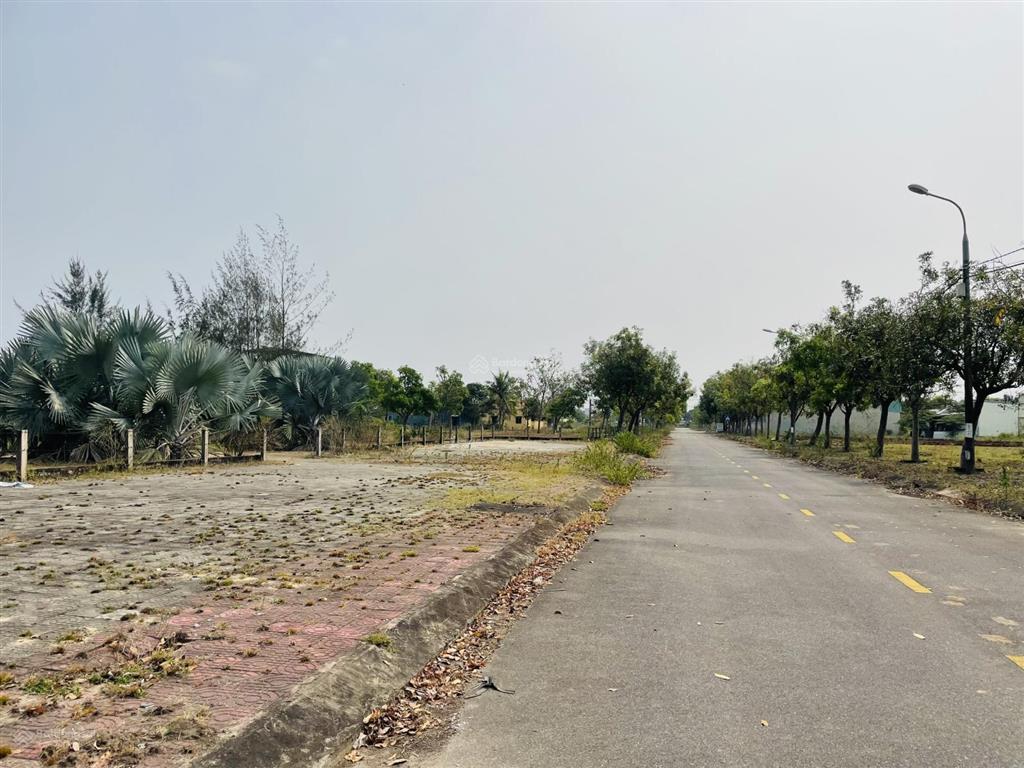 Lô góc 2 mặt tiền siêu rẻ gần làng đại học đà nẵng