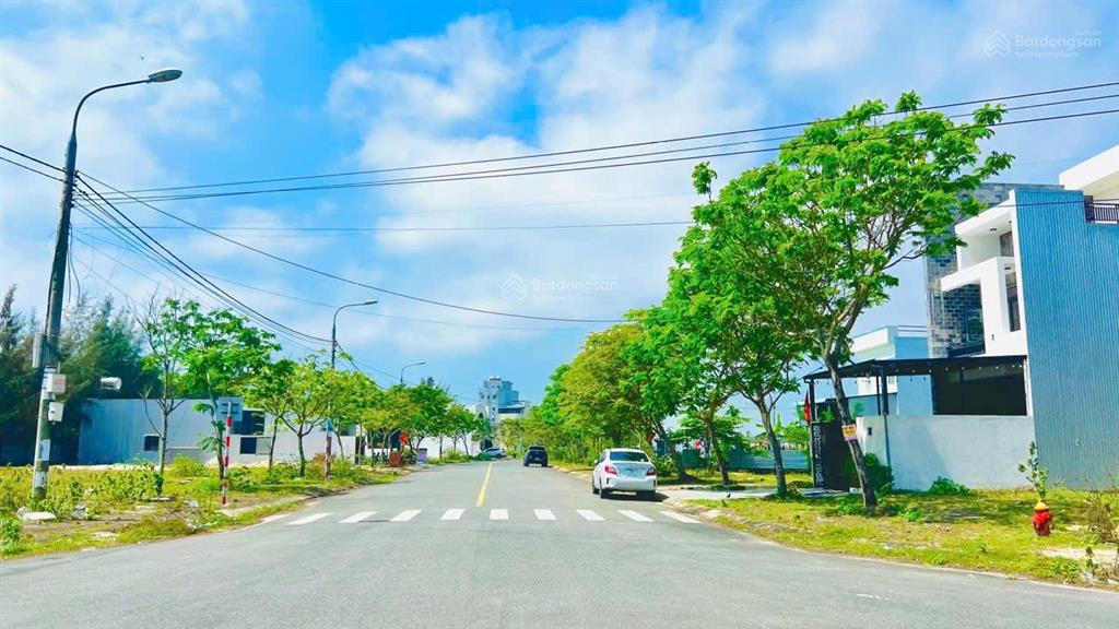 Sát trường đh fpt đà nẵng, xây được cao tầng