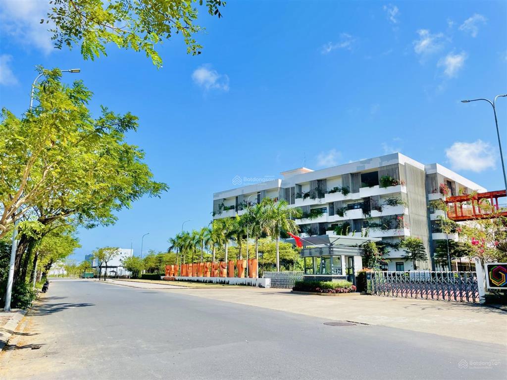 Sát trường đh fpt đà nẵng, xây được cao tầng
