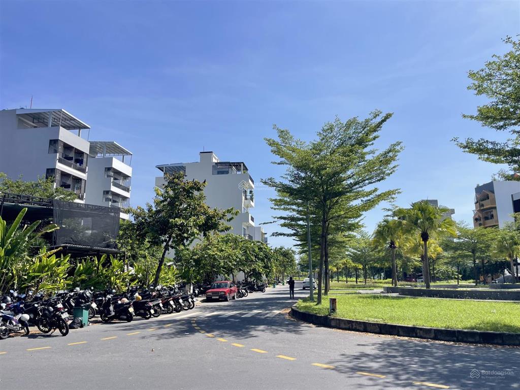 Lô góc 3 mặt tiền gần trường đại học fpt đà nẵng