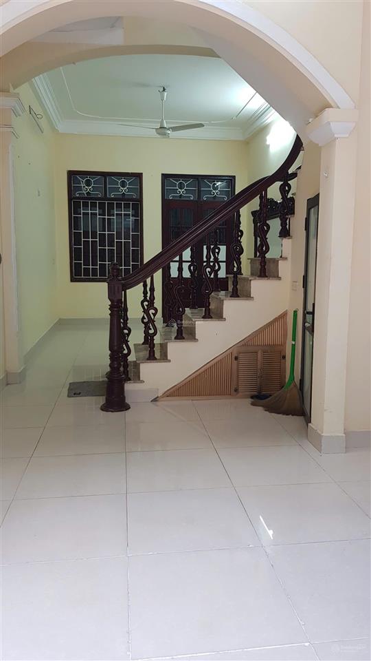 Cho thuê nhà 50mx4 tg làng việt kiều châu âu,nguyễn văn lộc,hà đông, ngõ ô tô, 18tr/thg 0976 435 ***
