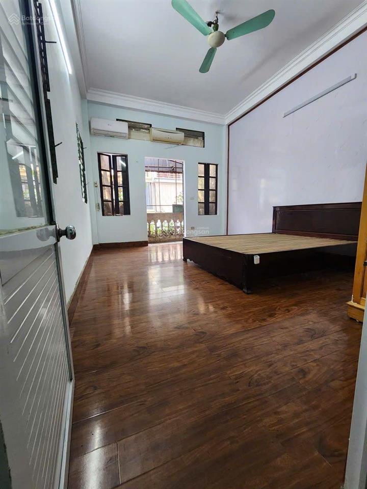 Cho thuê 75m2 sàn tầng 2 nhà mặt đường trương định làm văn phòng