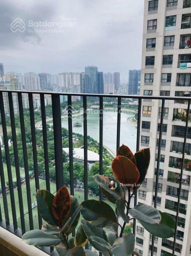Bán gấp căn nhà ngủ 72m2 dự án vinhomes d'capitale giá 8.8 tỷ, full nội thất, ban công đông nam