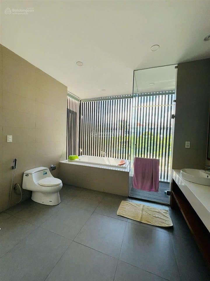 Cho thuê biệt thự phú mỹ vạn phát hưng. diện tích sử dụng 400m2 giá thuê 55 triệu/tháng 0986 766 ***