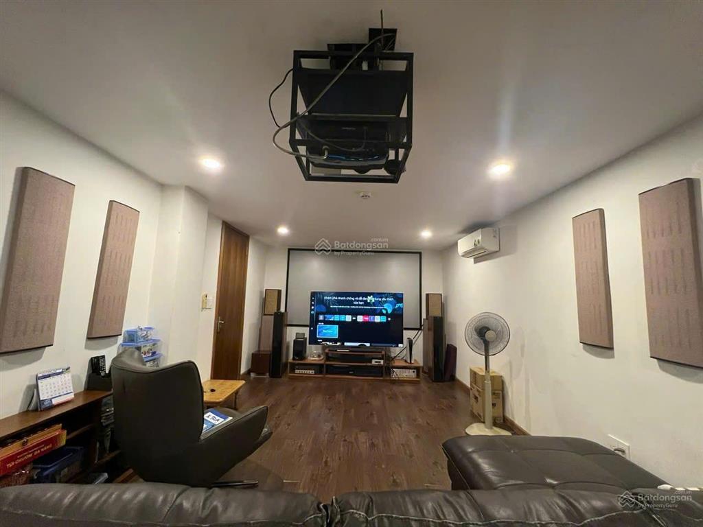 Cho thuê biệt thự phú mỹ vạn phát hưng. diện tích sử dụng 400m2 giá thuê 55 triệu/tháng 0986 766 ***