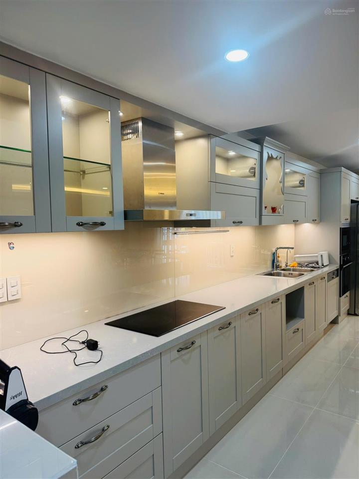 Nhà đẹp cho thuê kdc phú mỹ vạn phát hưng quận 7. diện tích sử dụng 450m2  giá thuê 45 triệu/tháng