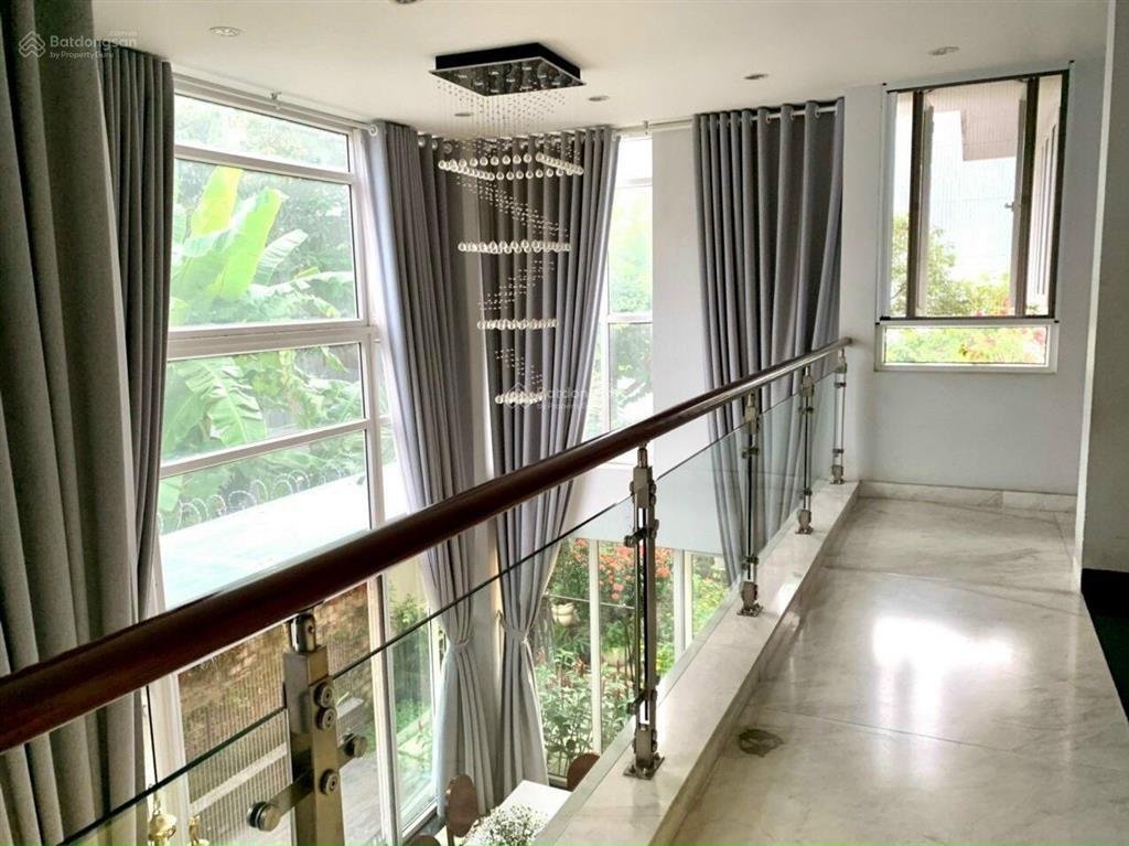 Cần bán, căn biệt thự sân vườn phú mỹ vạn phát hưng. diện tích xd 345m2  giá 36 tỷ.  0986 766 ***