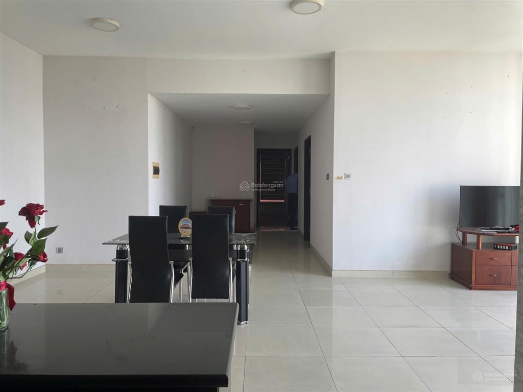 Cần bán căn hộ phú mỹ quận 7, tầng cao view đẹp, 3pn diện tích 117m2 giá bán 6,7 tỷ.  0986 766 ***