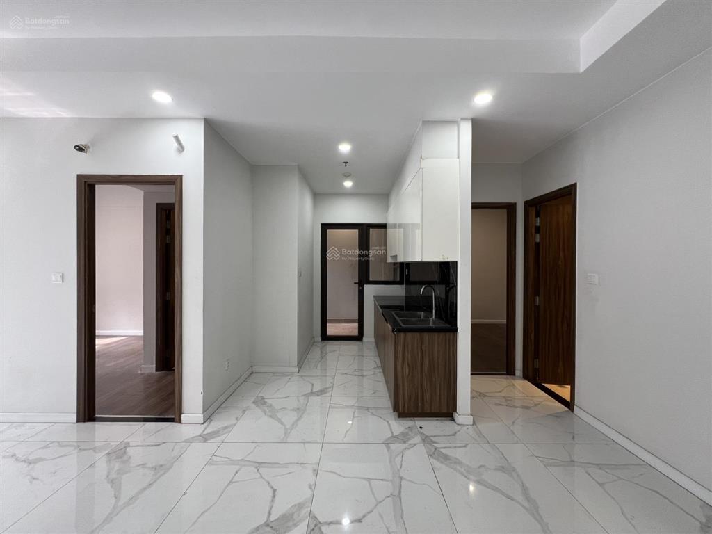 Opal boulevard giá 3,5 tỷ sổ sẳn, ban công tây nam, view trung tâm!