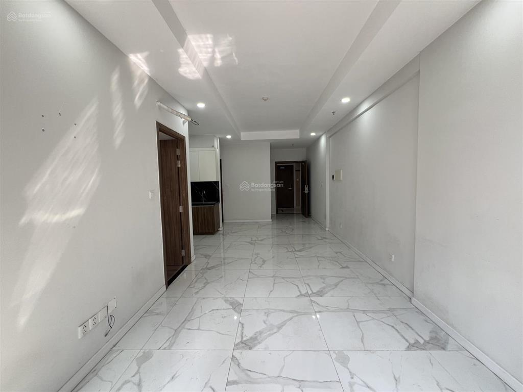 Opal boulevard giá 3,5 tỷ sổ sẳn, ban công tây nam, view trung tâm!