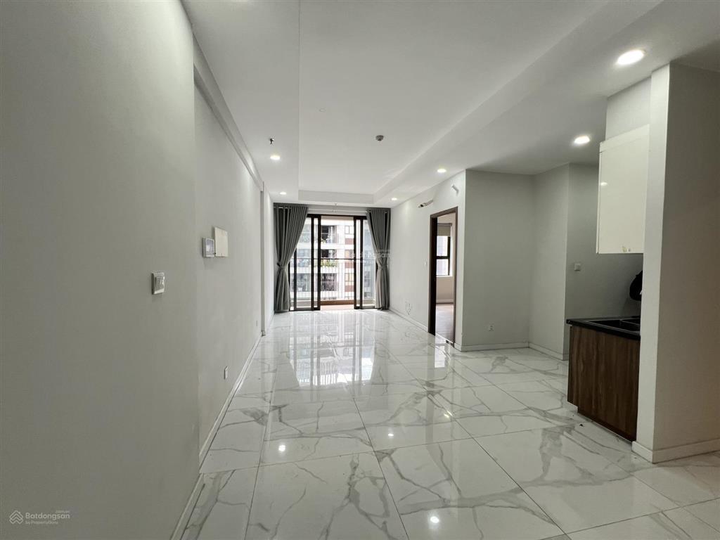 Opal boulevard giá 3,5 tỷ sổ sẳn, ban công tây nam, view trung tâm!