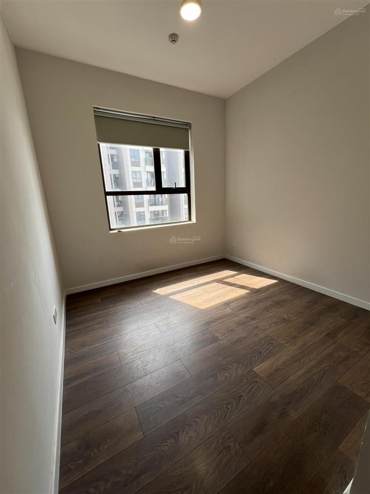 Opal boulevard giá 3,5 tỷ sổ sẳn, ban công tây nam, view trung tâm!