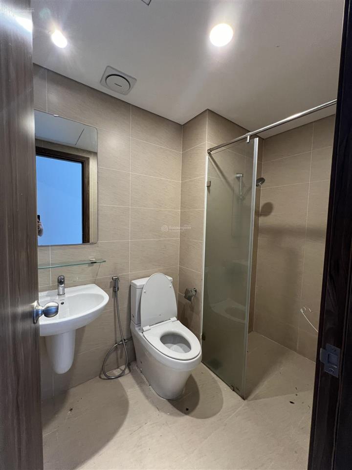 Opal boulevard giá 3,5 tỷ sổ sẳn, ban công tây nam, view trung tâm!