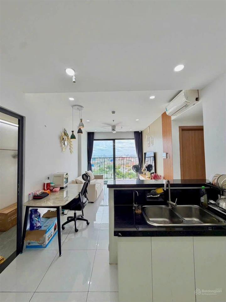 Bán căn 2pn full nội thất, tầng trung view đẹp, thoáng mát cả ngày.  0909 665 *** xem nhà