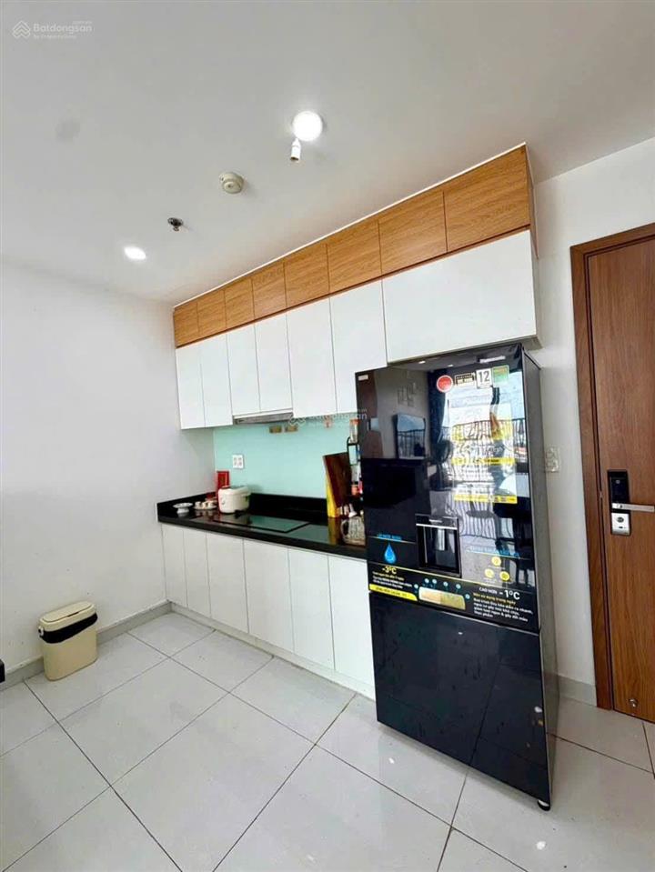 Bán căn 2pn full nội thất, tầng trung view đẹp, thoáng mát cả ngày.  0909 665 *** xem nhà