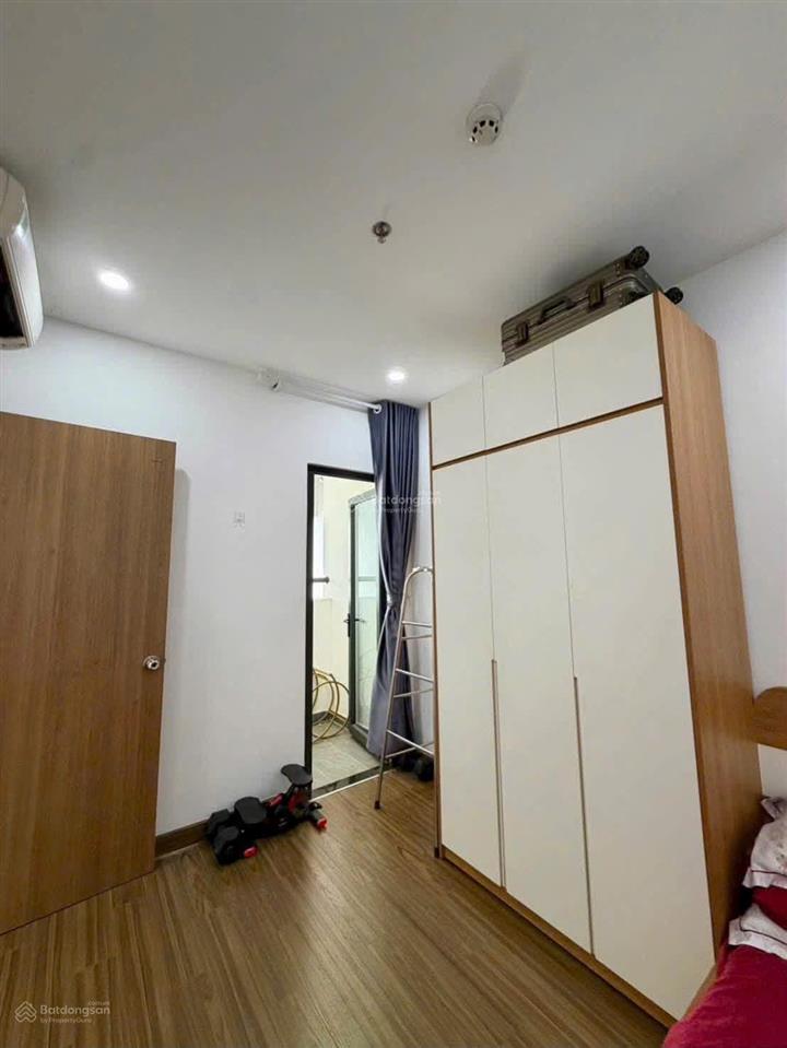 Bán căn 2pn full nội thất, tầng trung view đẹp, thoáng mát cả ngày.  0909 665 *** xem nhà