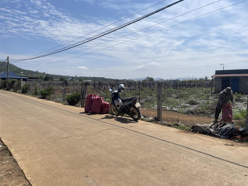 Chuẩn đất xây nhà vườn, ngang 10 dài 66m, cách sân bay chỉ 10km, cách nút giao ct sg  đl 500m