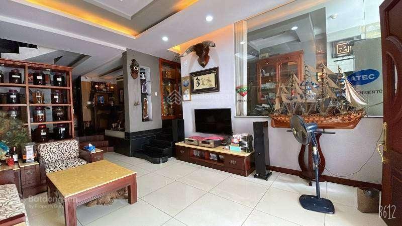 Bán nhà 2/27 cao thắng p5, q3, dt 5,9m x18m, dtcn 107m 5 tầng giá 30 tỷ 0906 998 ***