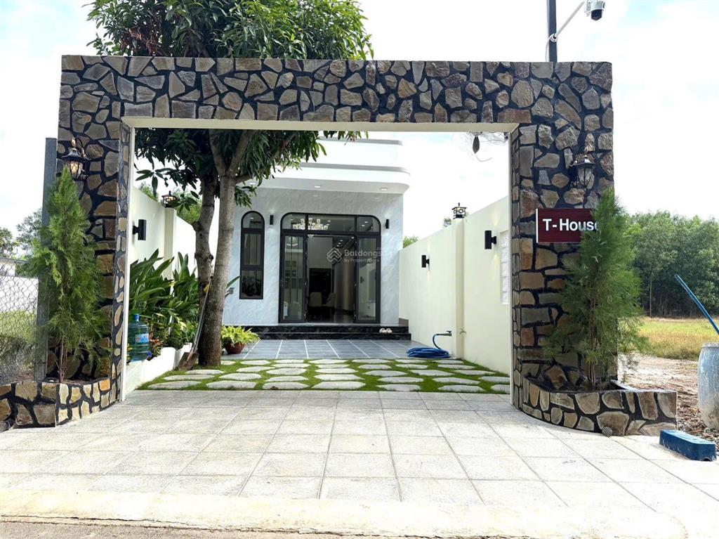 Nhà vườn 10x39 full nội thất, nhà 3pn đường nguyễn huệ xã đất đỏ tp.hcm. chỉ 3,5 tỷ