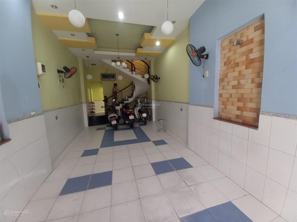 Đang cần cho thuê mặt bằng mặt tiền nhộn nhịp đường phan văn hân (gần chung cư trường sa)