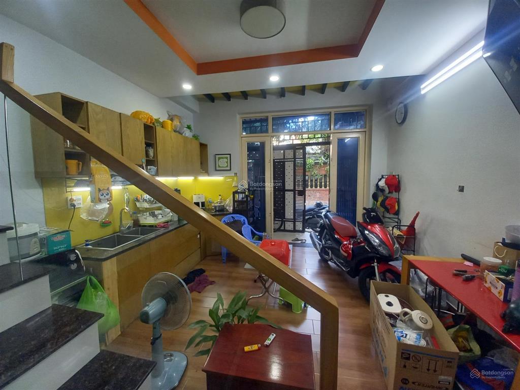 Cần cho thuê nhà 1 trệt 3 lầu 1 sân thượng hẻm xe hơi phạm viết chánh(gần chung cư phạm viết chánh)