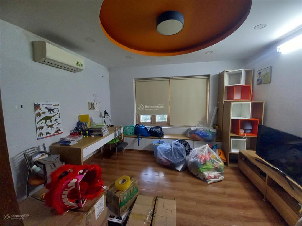 Cần cho thuê nhà 1 trệt 3 lầu 1 sân thượng hẻm xe hơi phạm viết chánh(gần chung cư phạm viết chánh)
