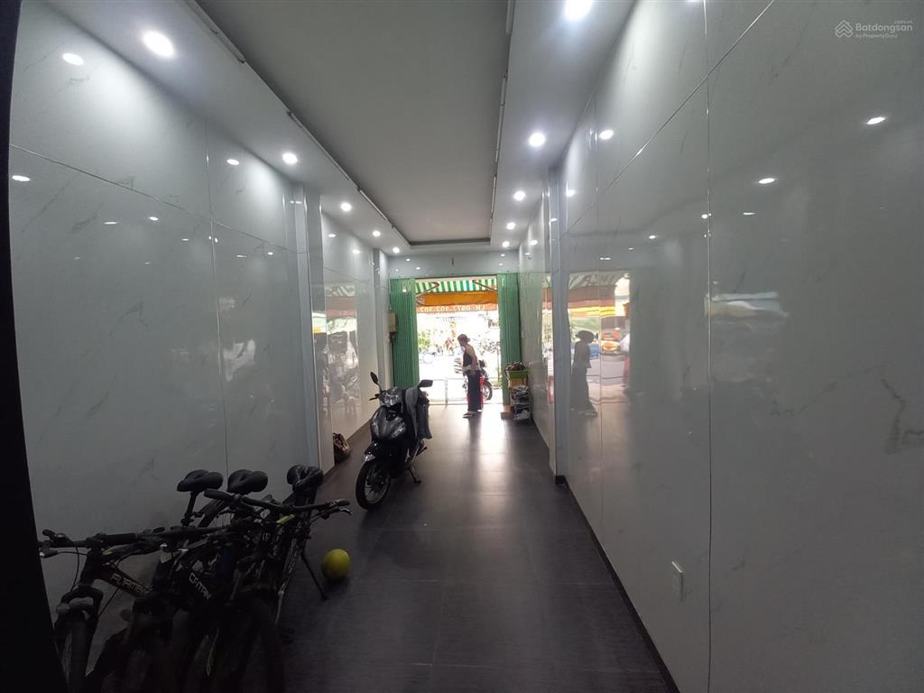 Cần cho thuê mặt bằng 1 trệt 1 lầu mặt tiền đường huỳnh mẫn đạt, quận 5 (gần bệnh viện nguyễn trãi)