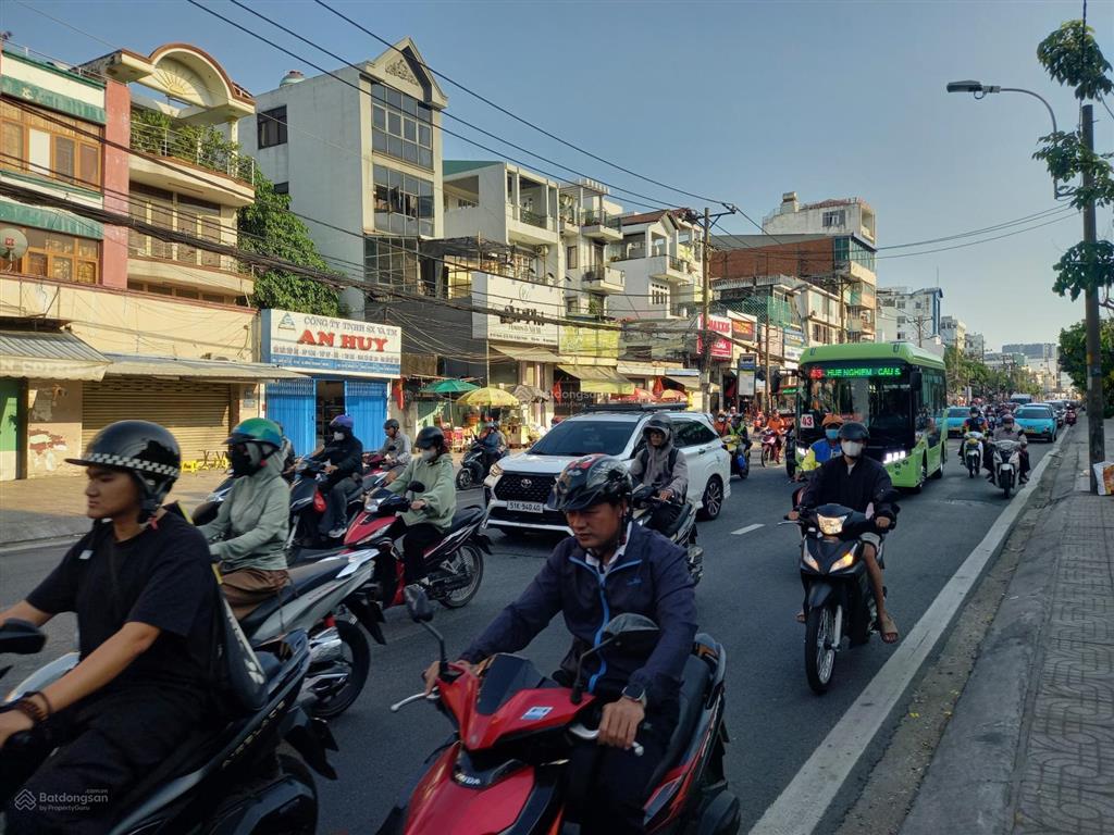 Cần cho thuê mặt bằng mặt tiền sầm uất đường quốc lộ 13, bình thạnh (gần với bến xe miền đông)