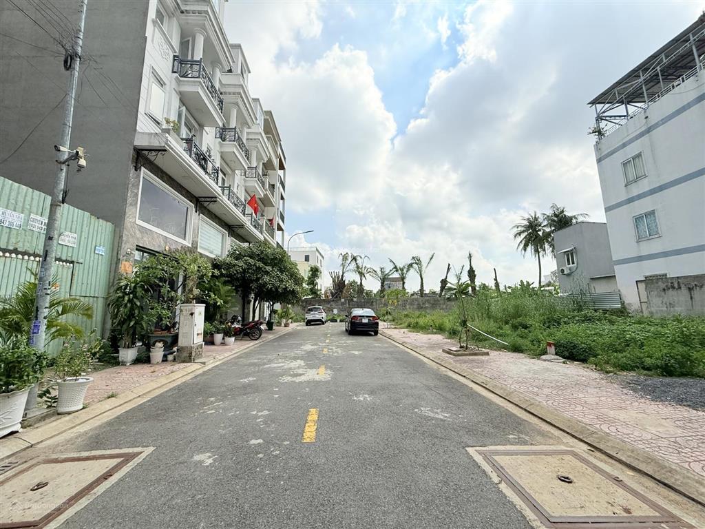 Đất 4.2x12m. đường thạnh lộc 47. cách hà huy giáp 50m. đường nhựa vỉa hè 11m