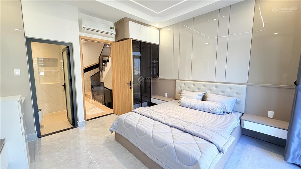 Nhà mới 4x19m. đường thạnh lộc 27 . ngay chung cư thạnh lộc. xây 1 lửng 3 lầu. sân xe hơi