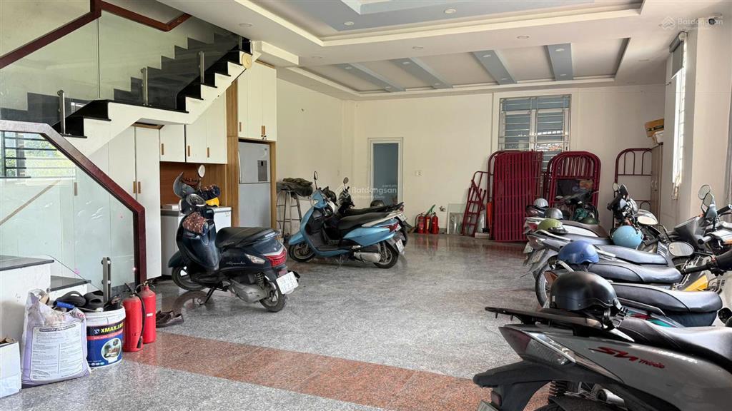 Bán tòa nhà 5 tầng 2 mặt tiền thang máy 1 sẹc sông sài gòn