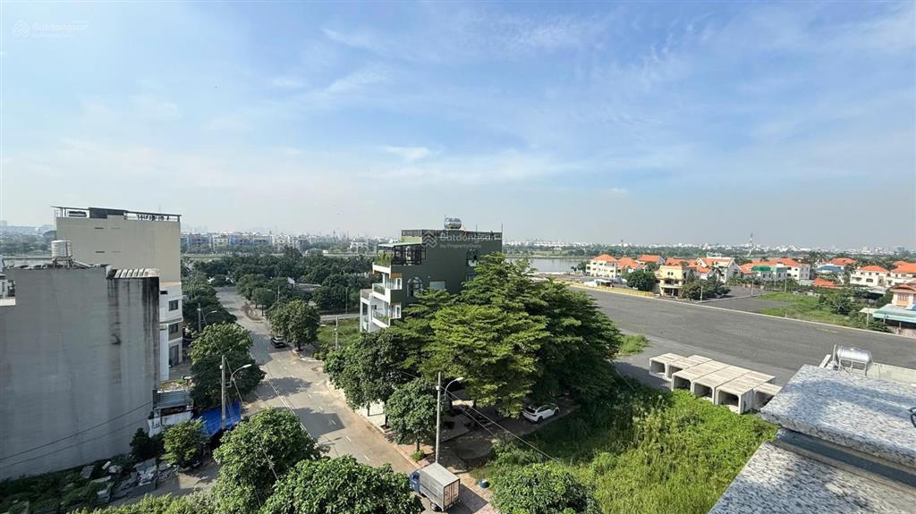 Bán tòa nhà 5 tầng 2 mặt tiền thang máy 1 sẹc sông sài gòn