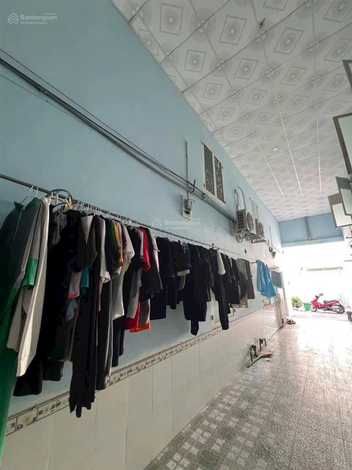 Giảm gần 1 tỷ. bán gấp 2 dãy nhà trọ sau đại học bình dương. ngang 10m. đường nhựa. thu nhập 20tr/