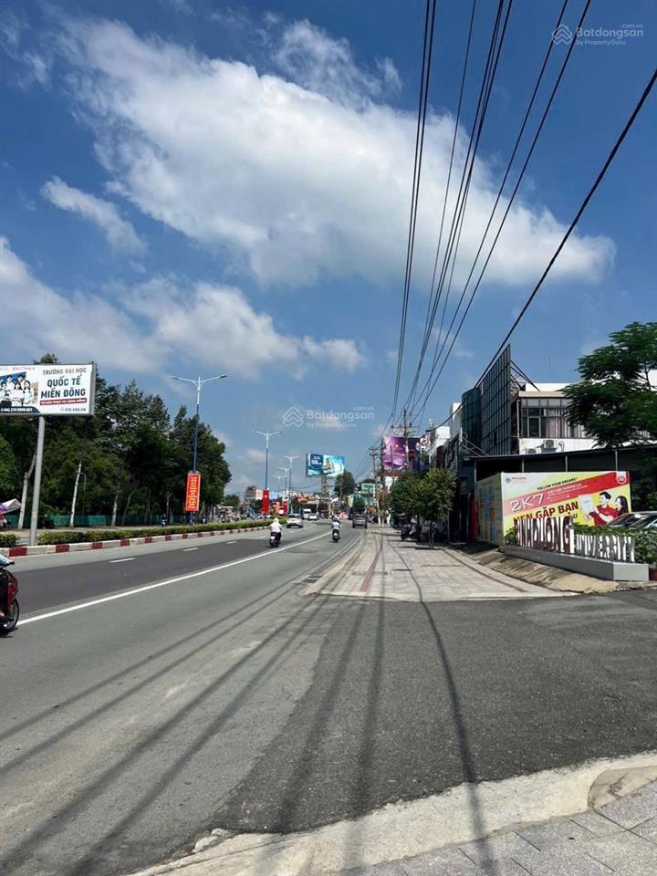 Giảm gần 1 tỷ. bán gấp 2 dãy nhà trọ sau đại học bình dương. ngang 10m. đường nhựa. thu nhập 20tr/
