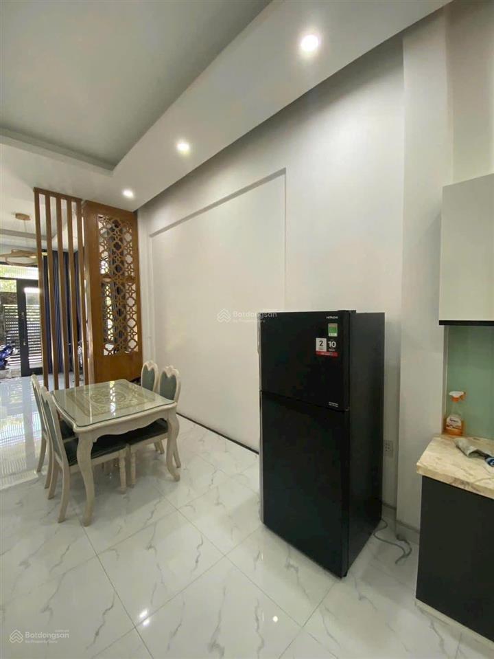 Cho thuê nhà đẹp, rộng 150m2. 3pn. phú lợi, thủ dầu một, bình dương. đg oto, sân oto. 11tr