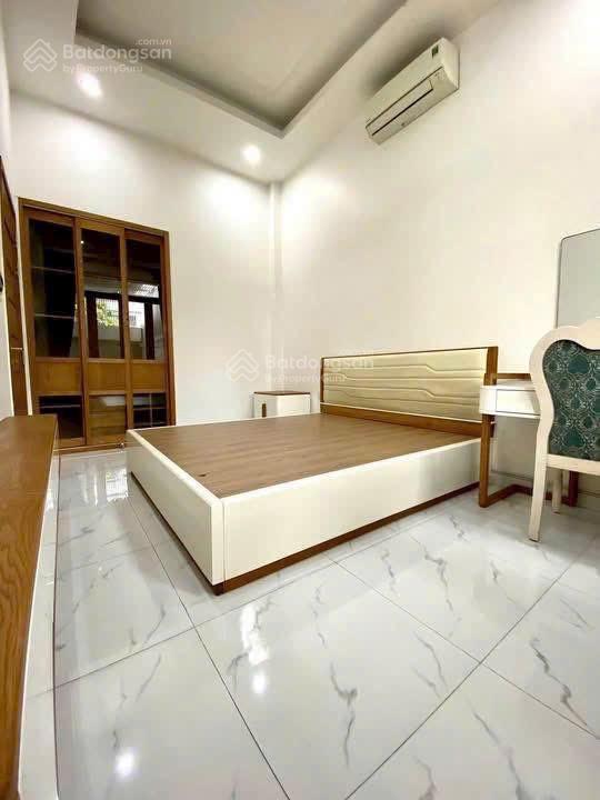 Cho thuê nhà đẹp, rộng 150m2. 3pn. phú lợi, thủ dầu một, bình dương. đg oto, sân oto. 11tr