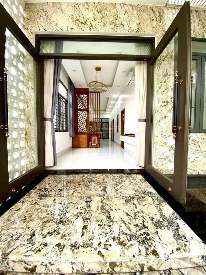 Cho thuê nhà đẹp, rộng 150m2. 3pn. phú lợi, thủ dầu một, bình dương. đg oto, sân oto. 11tr