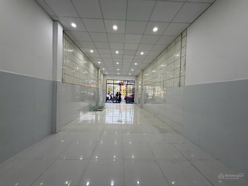 Cho thuê mặt bằng kinh doanh đường 30/4 thủ dầu một, bình dương. ngay trung tâm, sầm uất 20tr/tháng