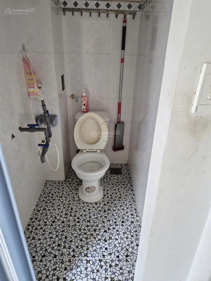 3.6tr/tháng. nhà phú hoà, thủ dầu một 2pn, đường nhựa. quá rẻ ạ