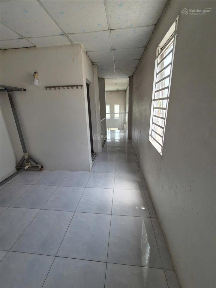 3.6tr/tháng. nhà phú hoà, thủ dầu một 2pn, đường nhựa. quá rẻ ạ